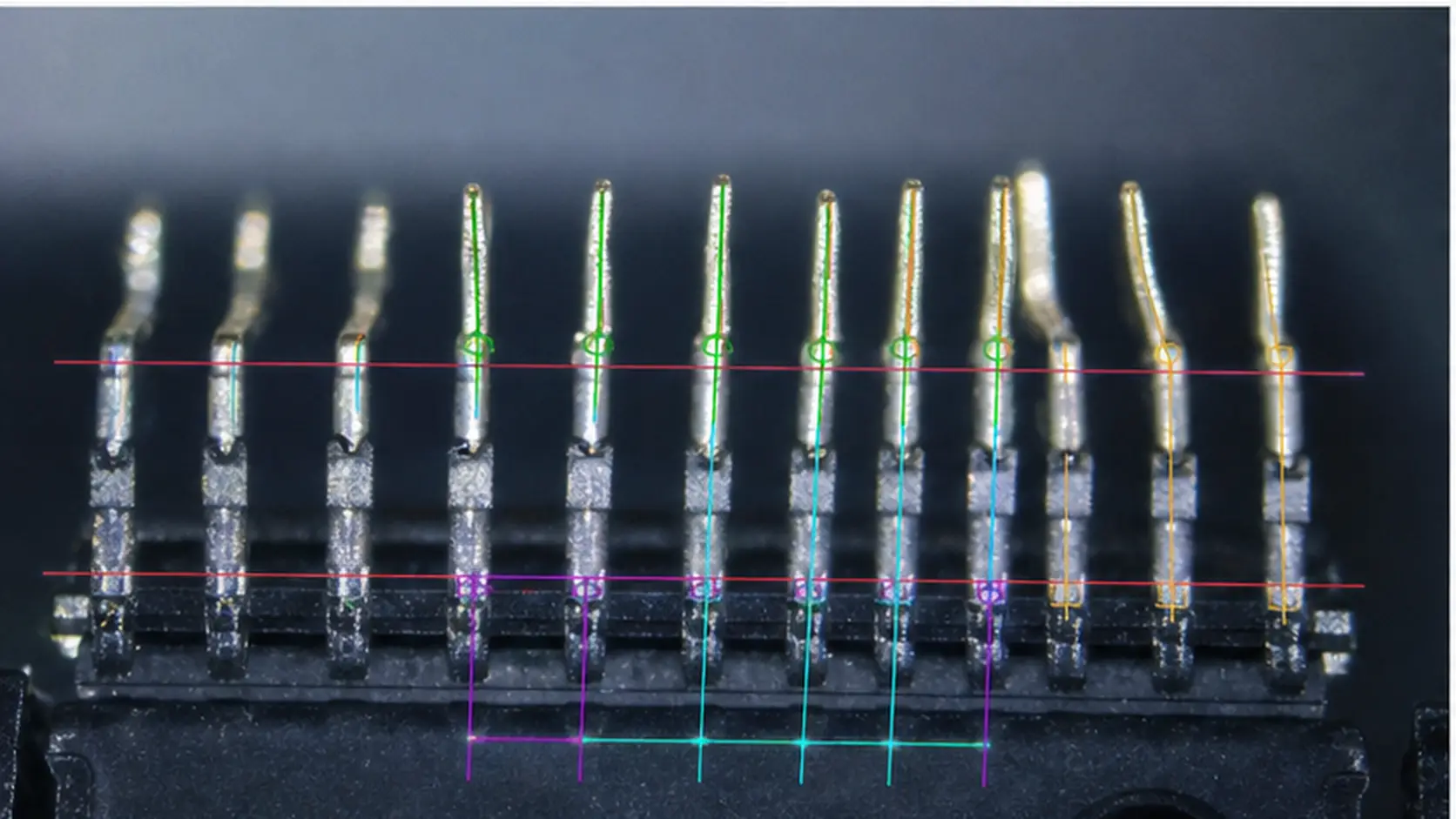 단자 높이 및 방향 검사 라인에서 동작하는 RX-180 AI 스마트 카메라
